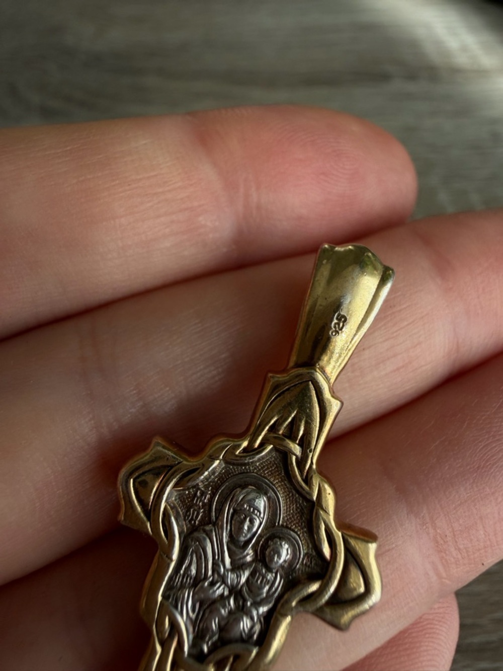Sterling Silver and Yellow Gold Plated Reversible Crucifixion Virgin Mary&Jesus - Picture 3 of 3